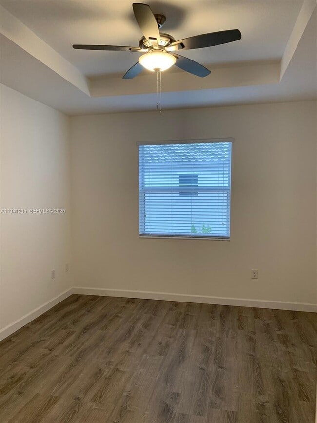 Building Photo - 1271 SE 27th Terrace