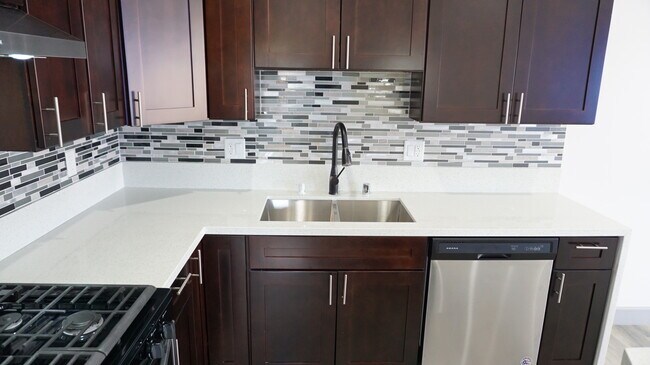 Building Photo - 10065 Arleta Ave