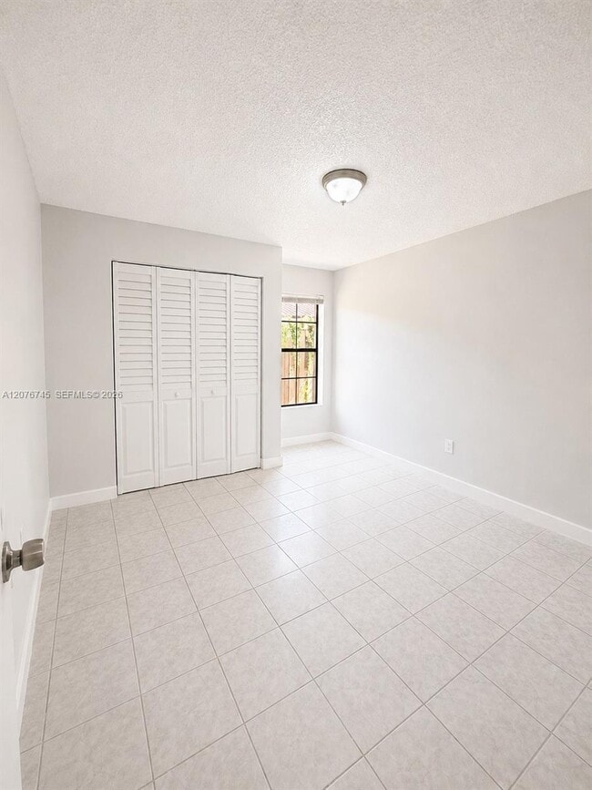 Building Photo - 3011 SW 117th Ave