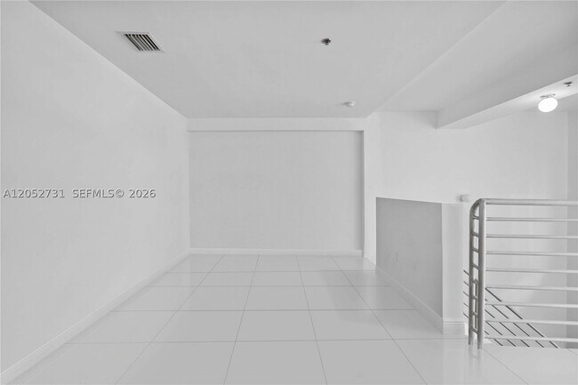 Building Photo - 6362 Collins Ave