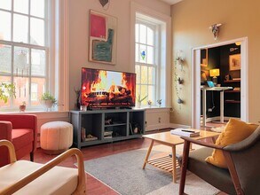 Building Photo - Downtown 1BR + Home Office | Parking Included | $500 Off - Near Betty's!