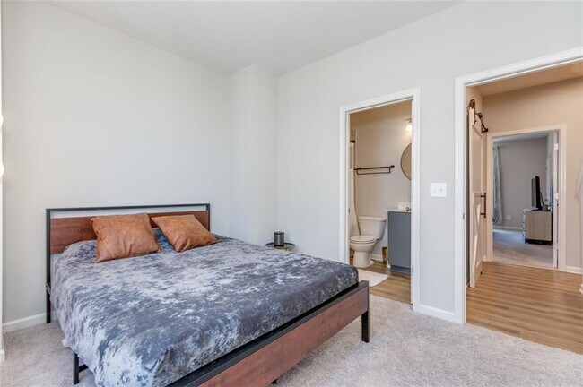 Building Photo - 912 Brees Ct