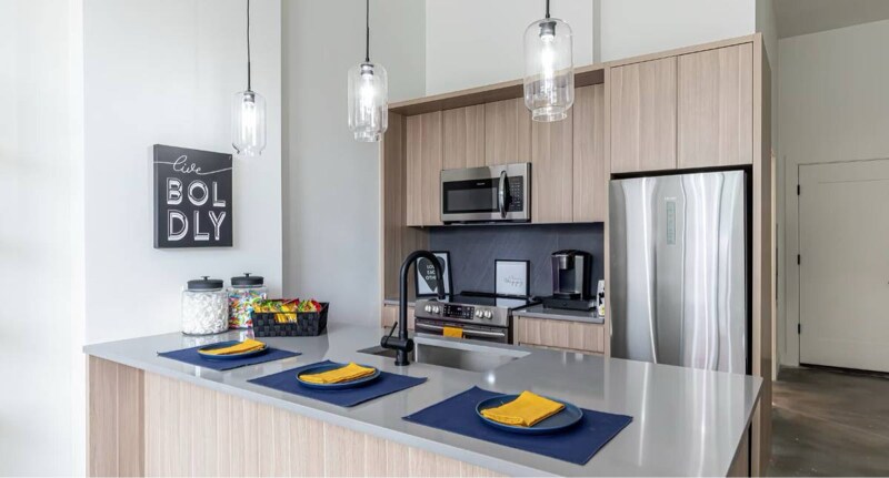 Building Photo - 267 Main St