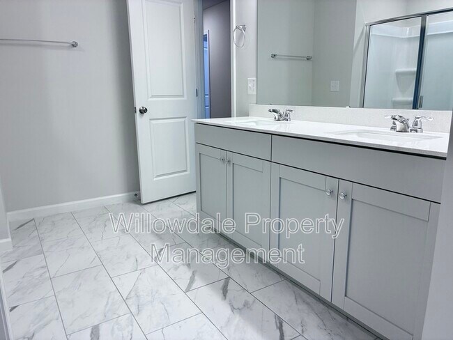 Building Photo - 179 Pinkie Ln