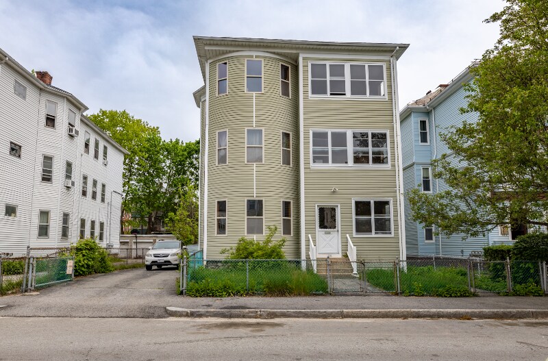 Building Photo - 36 Blossom St
