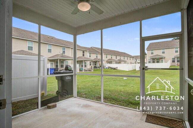 Building Photo - 7824 Montview Rd