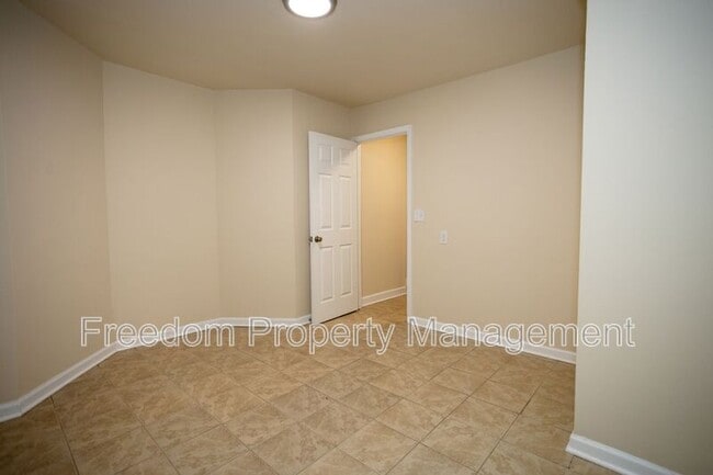 Building Photo - 10270 Cub Run Ct