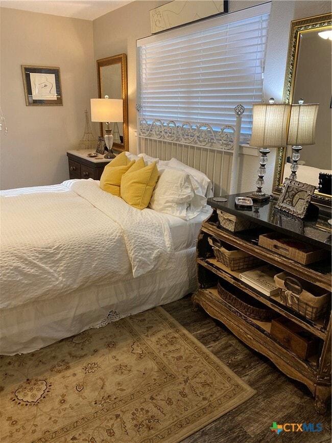 Building Photo - 1307 Sherry Ln