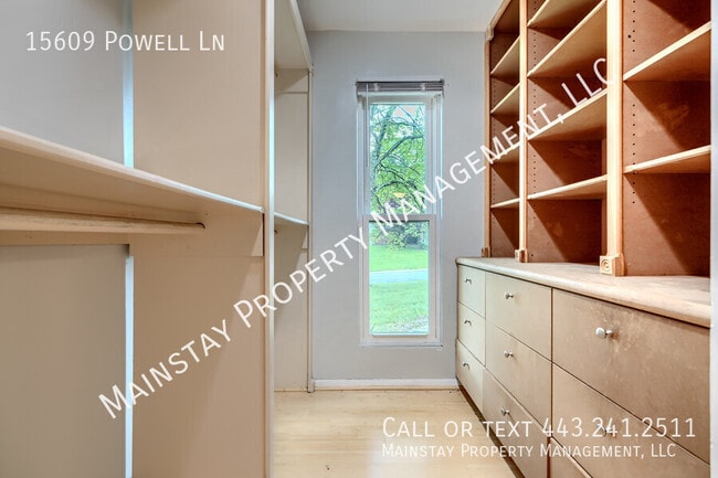 Building Photo - 15609 Powell Ln