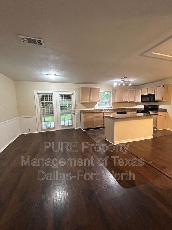 Building Photo - 3428 Statler Dr