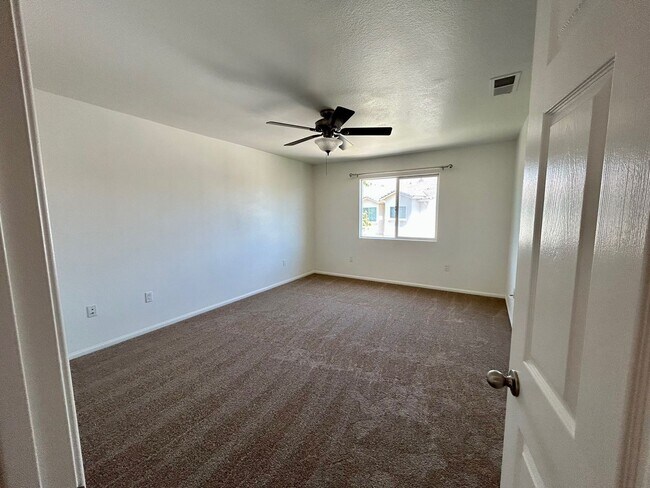 Building Photo - Spacious 3-Bedroom, 2.5-Bath Condo for Ren...