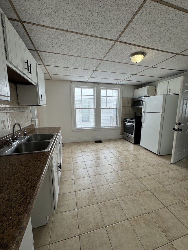 Building Photo - 1013 Downer Ave