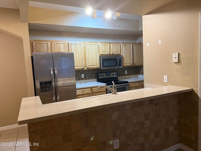 Building Photo - 10075 Gate Pkwy