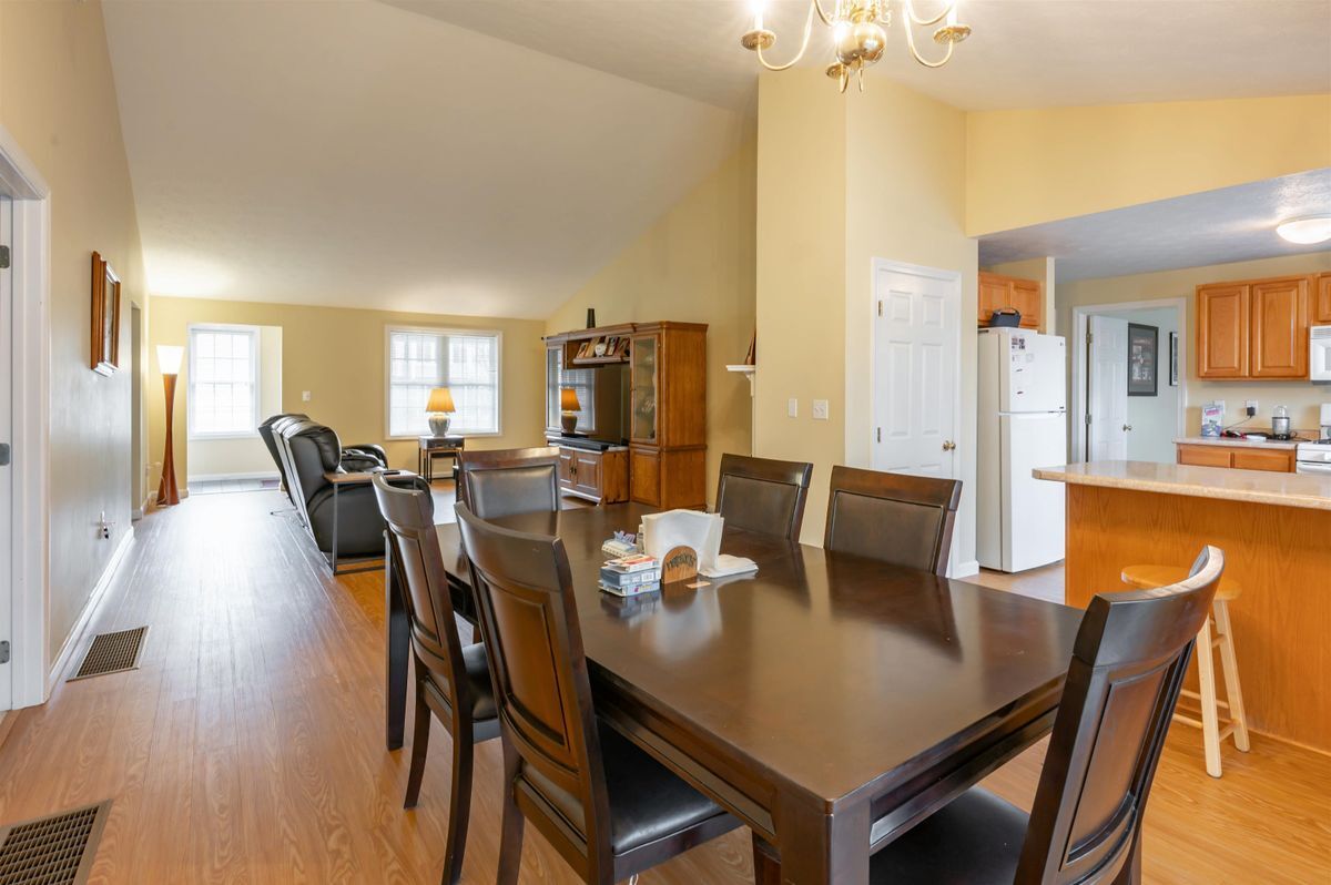 Building Photo - 4 Myopia