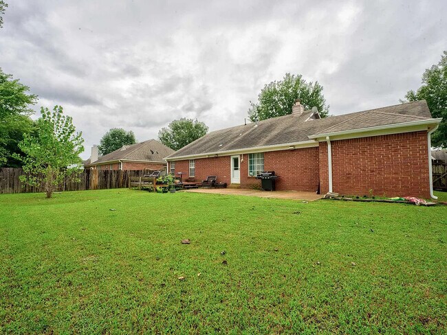 Building Photo - 348 Wolf Run Rd