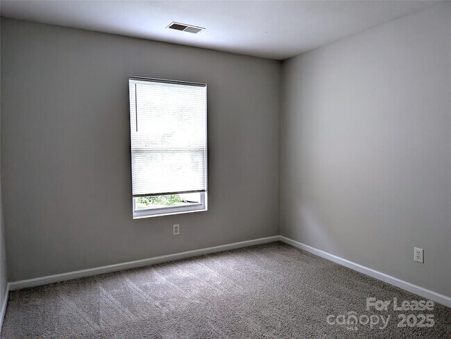 Building Photo - 7032 Sunman Rd