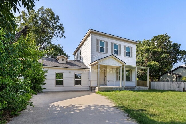 Building Photo - 2317 Maple Ave