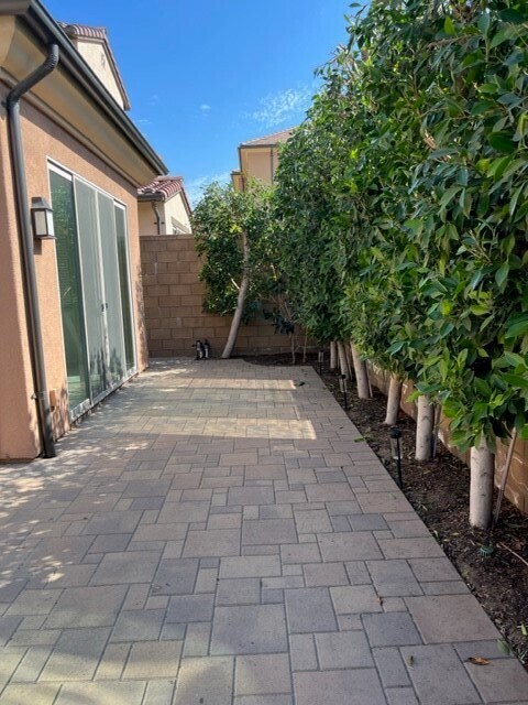 Building Photo - 177 Frontier