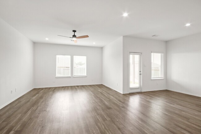 Building Photo - 14983 Clay Harvest Rdg