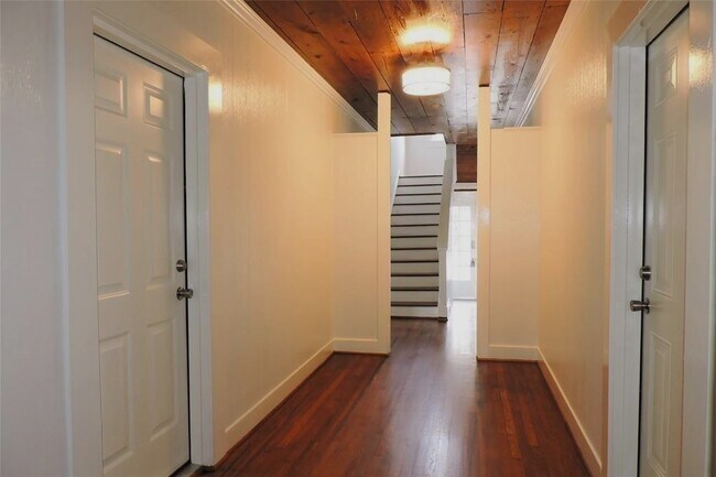 Building Photo - 2021 Kane St