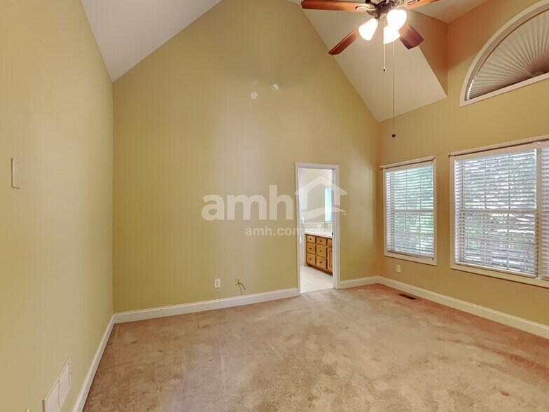 Building Photo - 103 Oakwind Pky