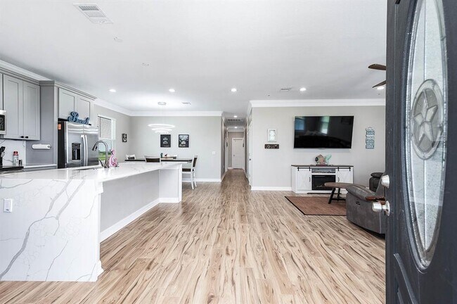 Building Photo - 4019 Mitote Dr