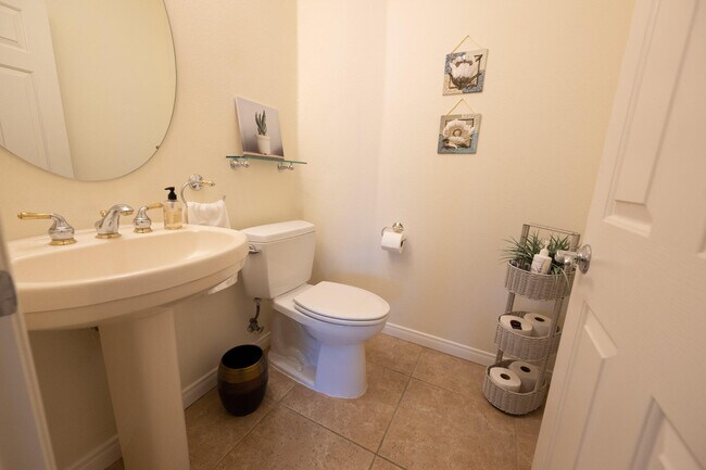 Building Photo - 45439 Shaugnessy Dr
