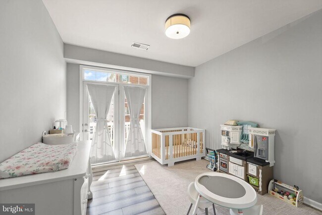 Building Photo - 43846 Artsmith Terrace