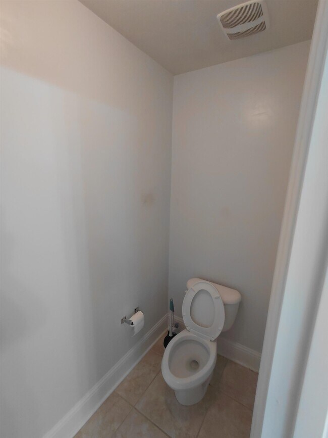 Building Photo - 2633 Fenwood Ct