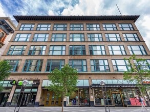 Building Photo - Historic Downtown Loft with Vaulted Ceilings | Walk to LoDo & Union Station! Available Now!!