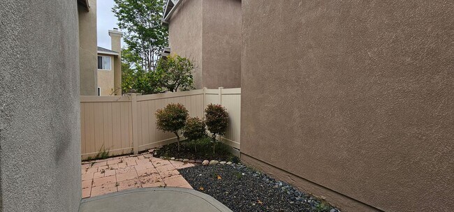 Building Photo - SAN DIEGO / SERRA MESA  - STONECREST VILLA...
