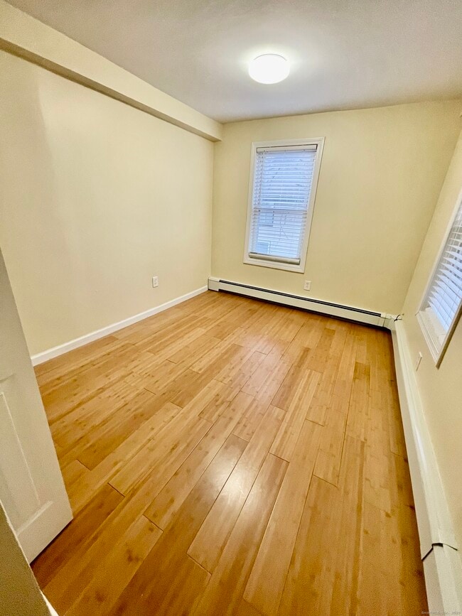 Building Photo - 92 W Main St