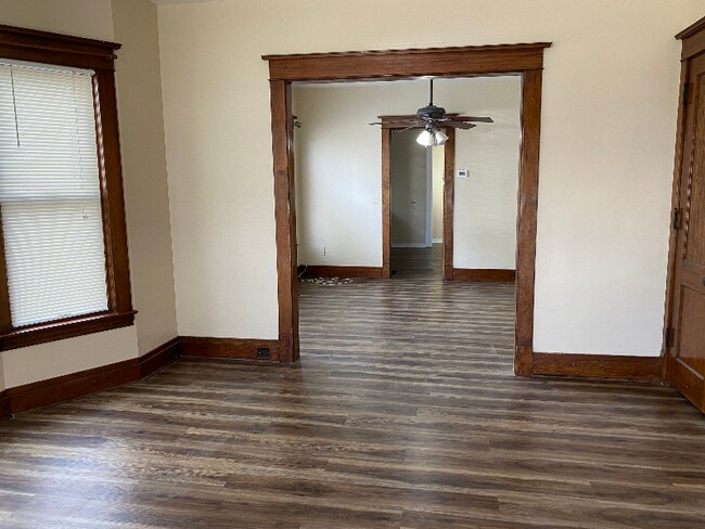 Building Photo - 10 National Ave SW