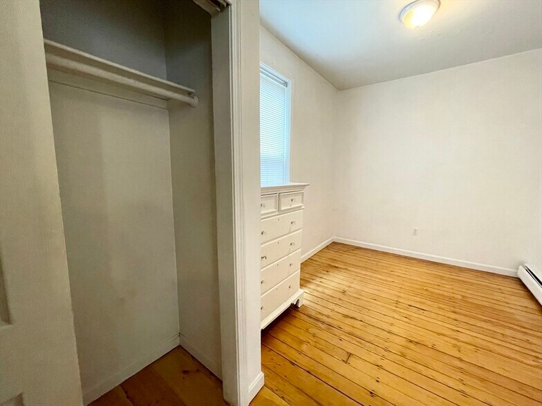 Building Photo - 52 Delle Ave