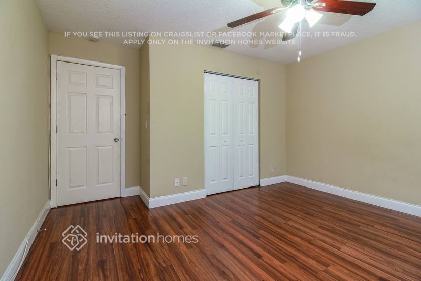 Building Photo - 5646 Lincoln Cir E