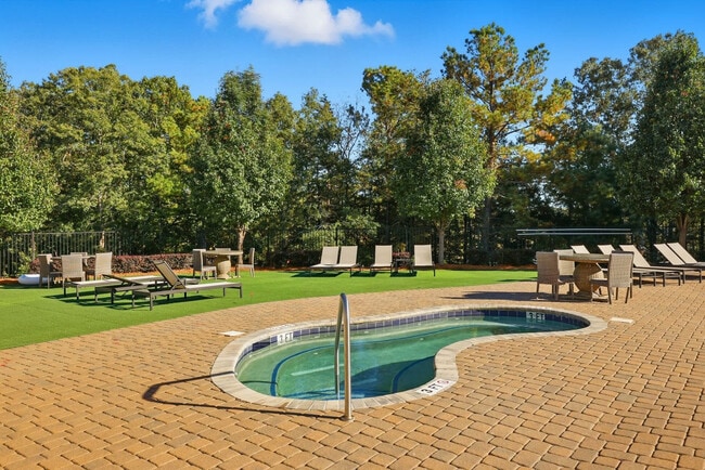 Building Photo - 205 Tiliwa Ct