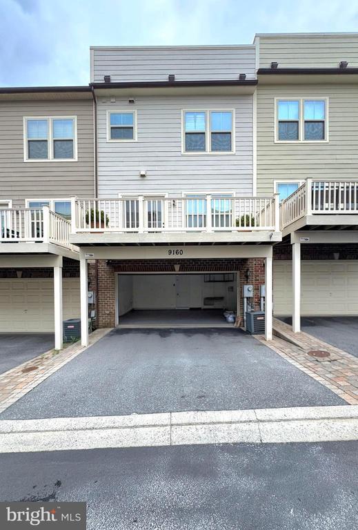 Building Photo - 9160 Landon House Ln