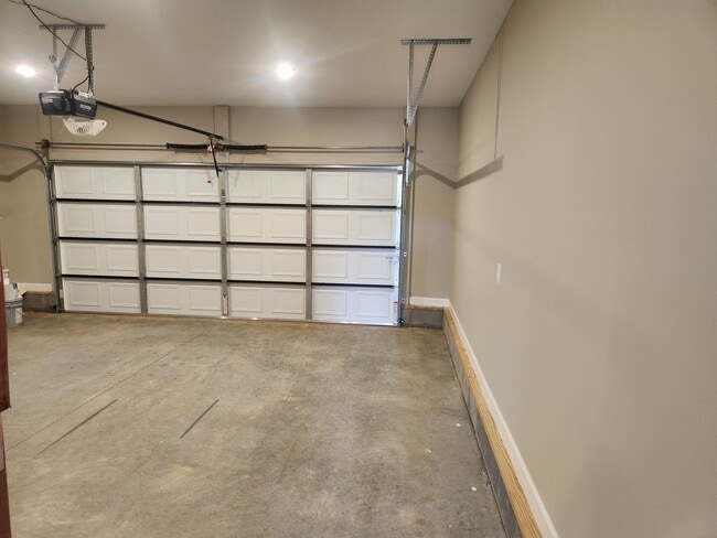 Building Photo - Brand new 3BR 3BA home in Royal Troon Subd...