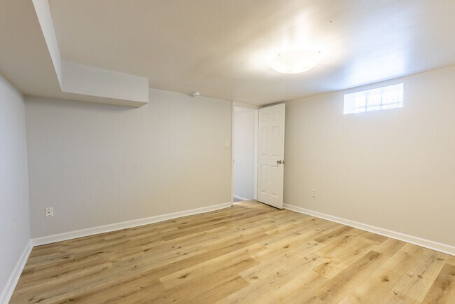 Building Photo - Available NOW  - Updated South Side Slopes Gem | Private Decks + Off-Street Parking