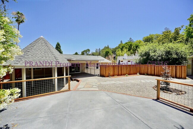 Building Photo - Completely Renovated Large Novato Home in ...
