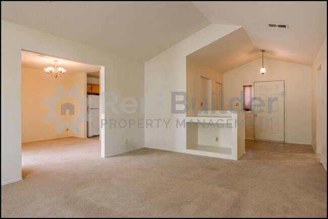 Building Photo - !!!PRICE INPROVMENT JUST IN TIME FOR SCHOO...