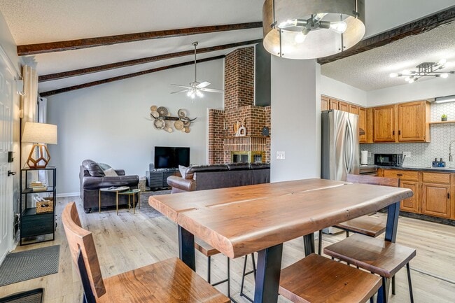 Building Photo - Spacious 2BR Home Near JMU –