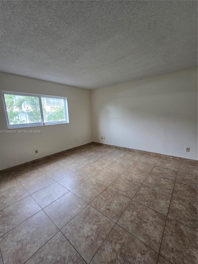 Building Photo - 2244 Madison St