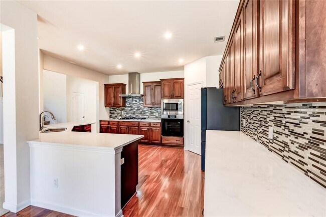 Building Photo - 15617 Pumpkin Ridge Dr