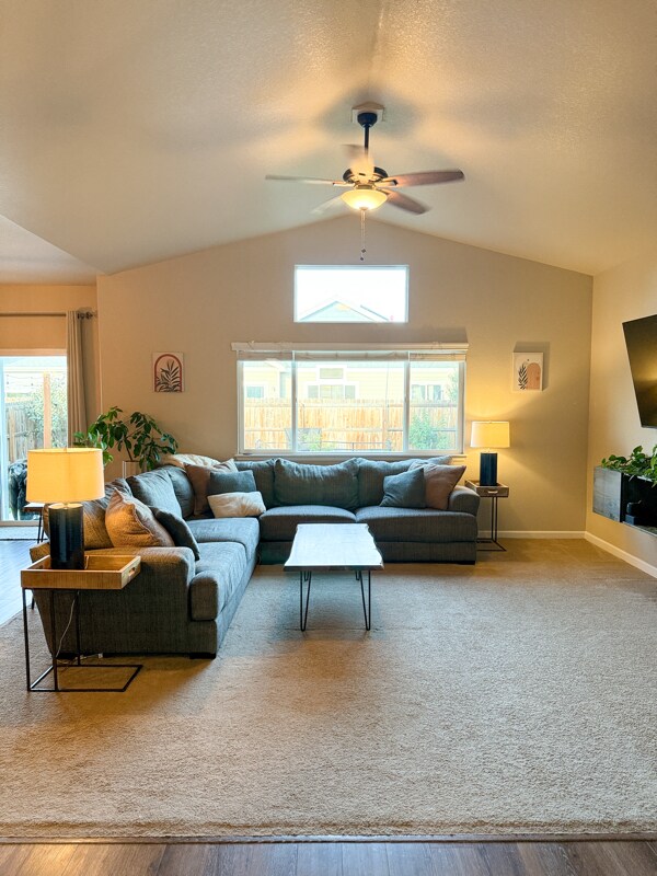 Building Photo - 724 Pioneer Dr