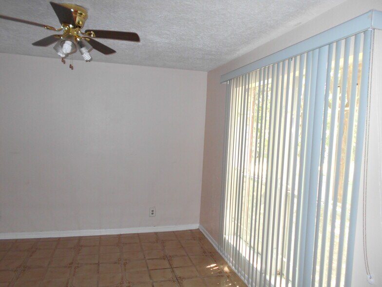 Building Photo - 9000 Bissonnet St