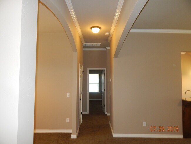 Building Photo - Charming 3 + Bedroom Home in The Grove + D...
