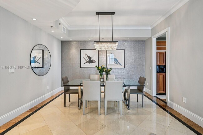 Building Photo - 626 Coral Wy