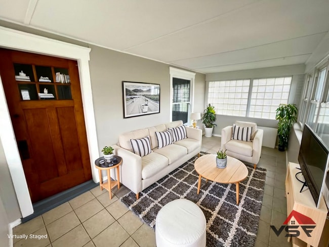 Primary Photo - Spacious 3Bd; 1Ba Single Family Home