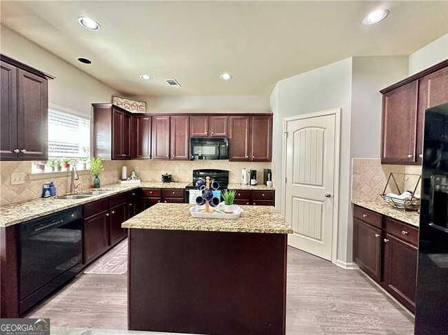 Building Photo - 454 Easley Dr SE